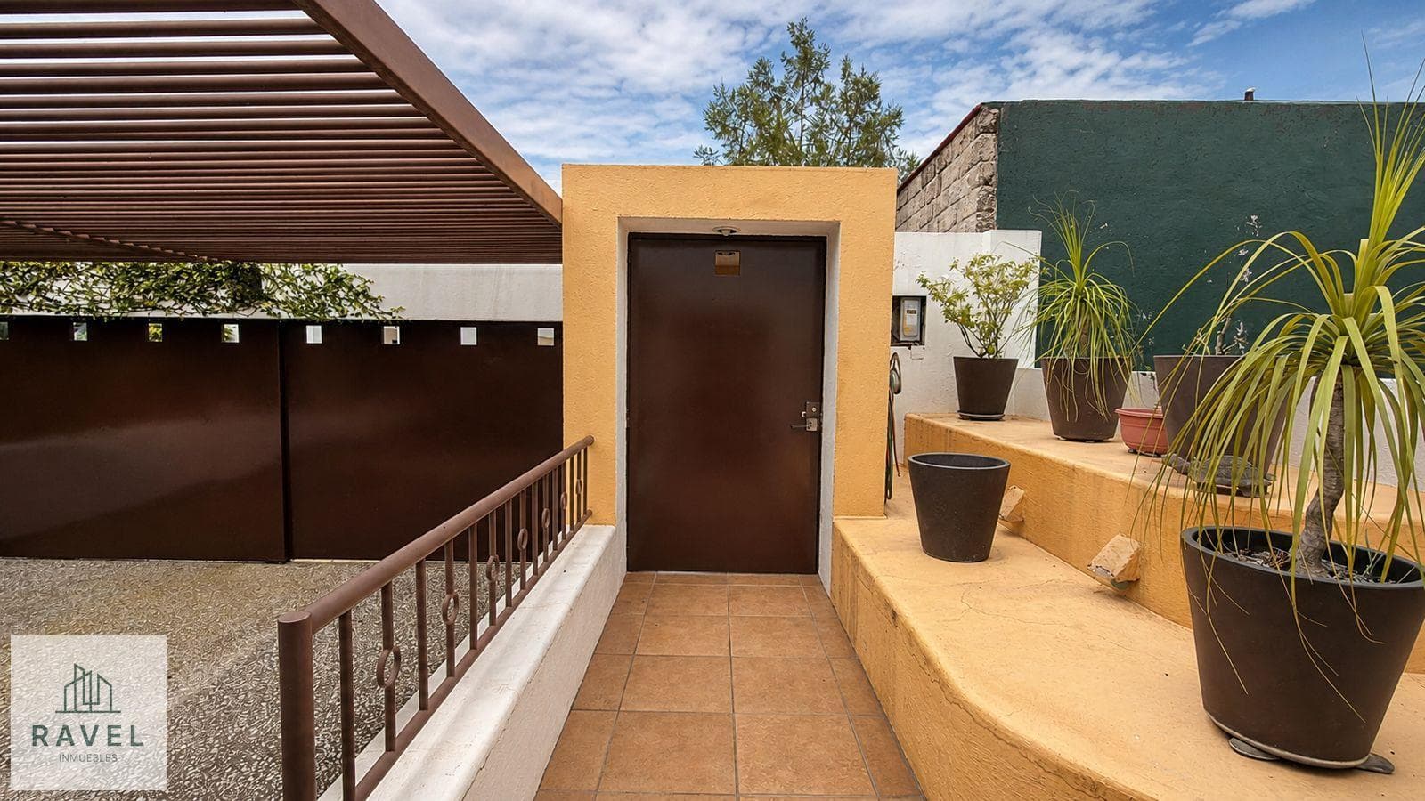 HOUSE FOR SALE $11,800,000 REAL DE TETELA NEIGHBORHOOD, CUERNAVACA