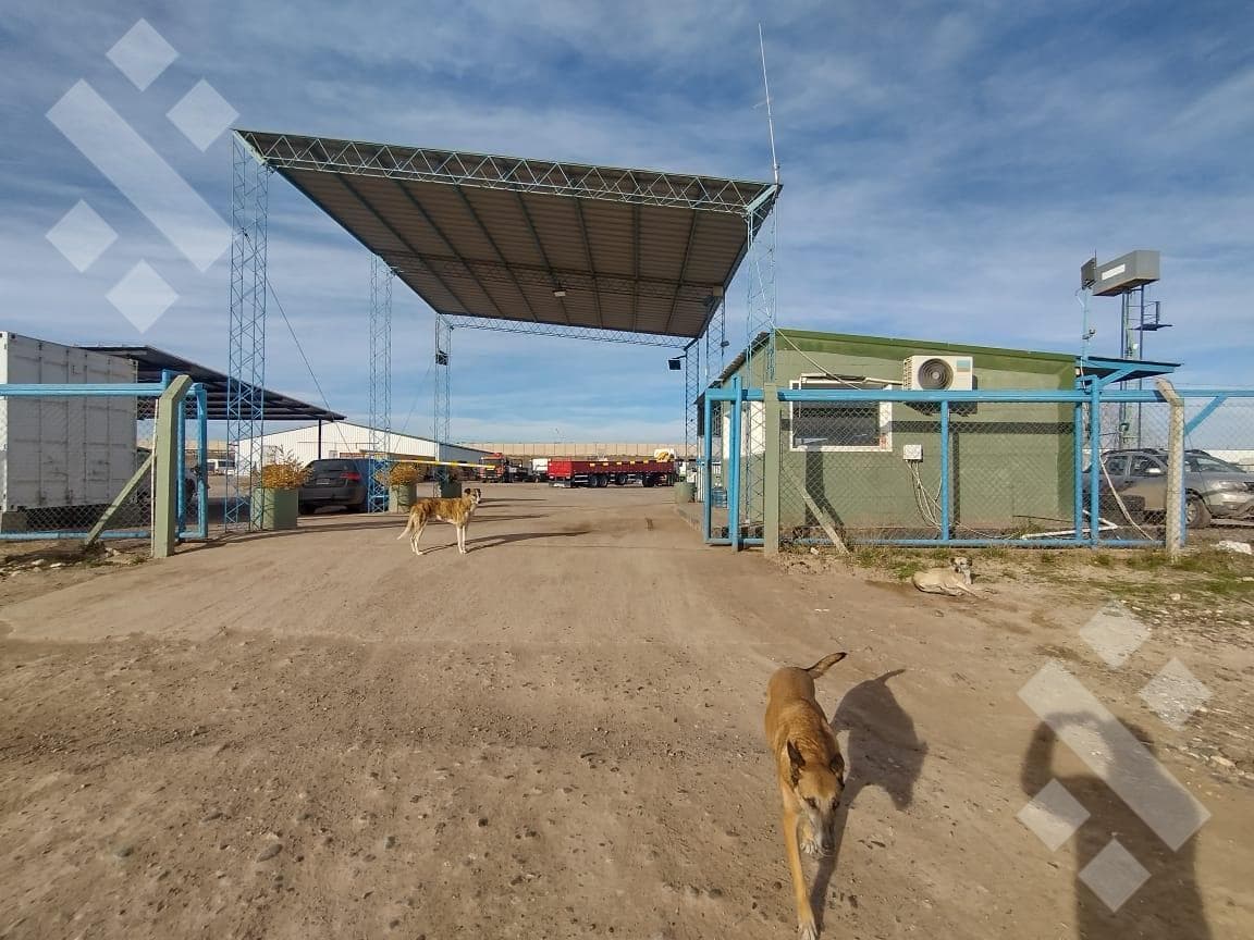 Warehouse for Rent: 1,500 m + Offices: 200 m