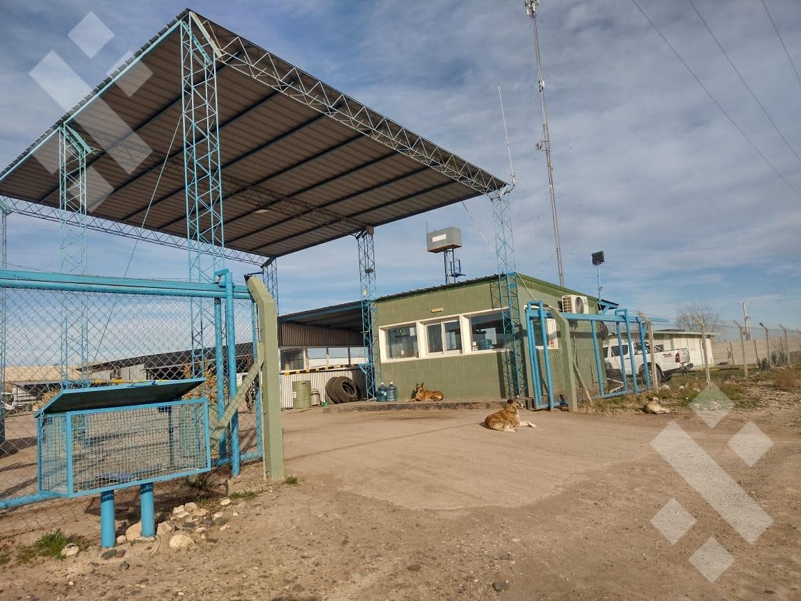 Warehouse for Rent: 1,500 m + Offices: 200 m