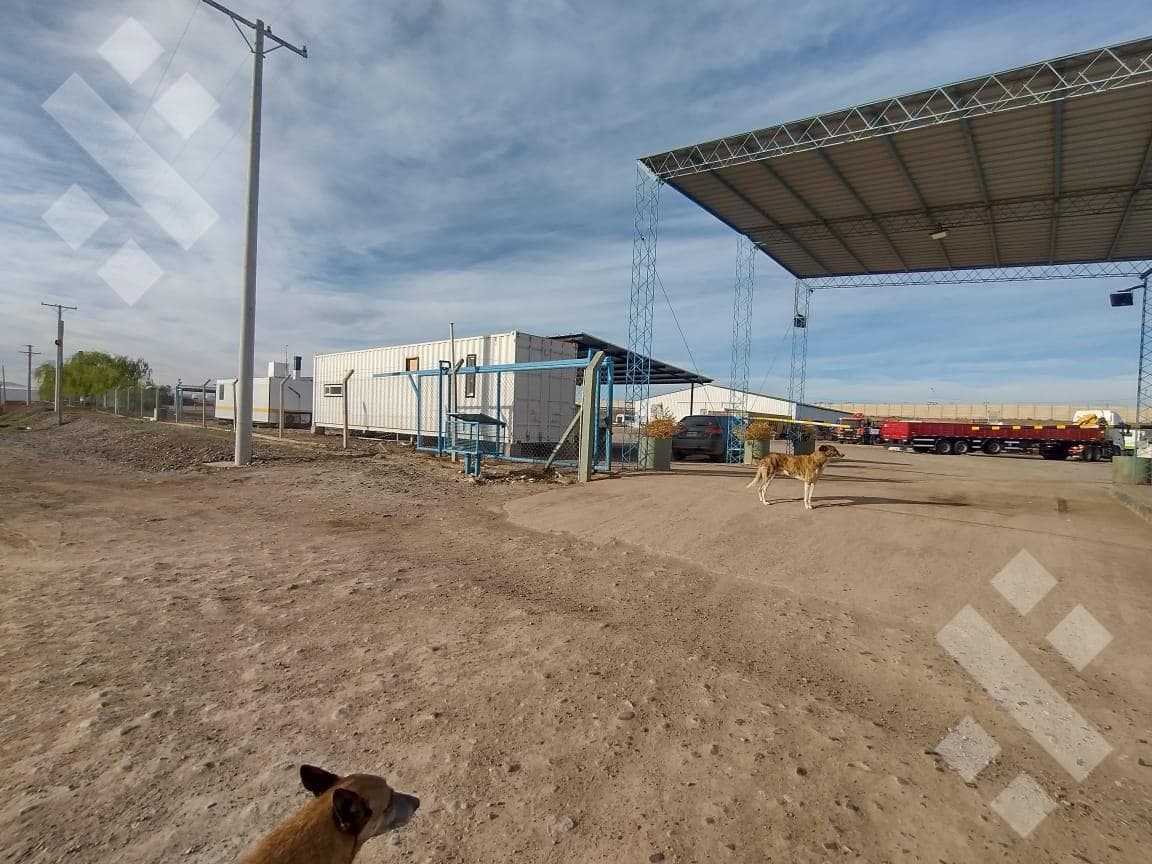 Warehouse for Rent: 1,500 m + Offices: 200 m