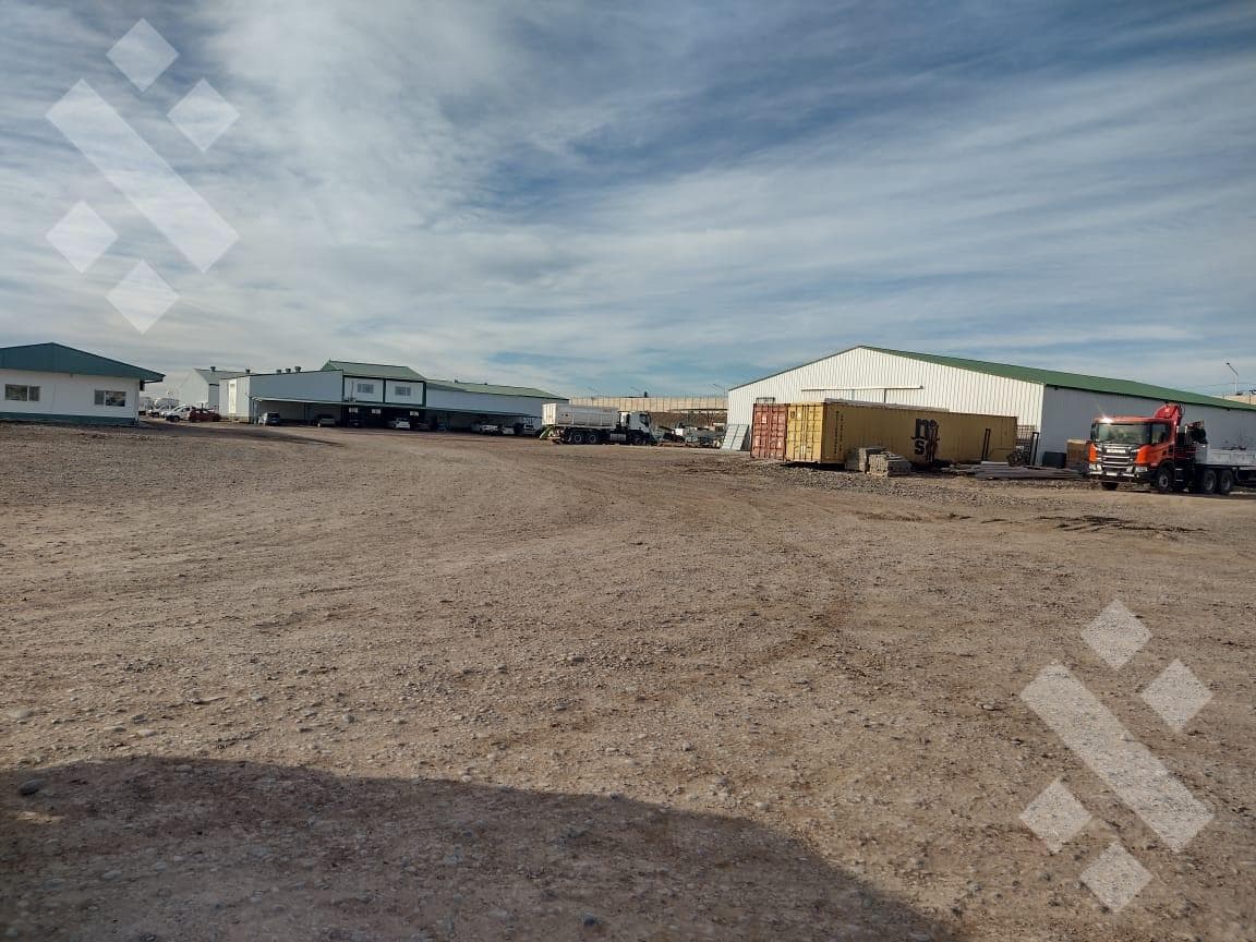 Warehouse for Rent: 1,500 m + Offices: 200 m