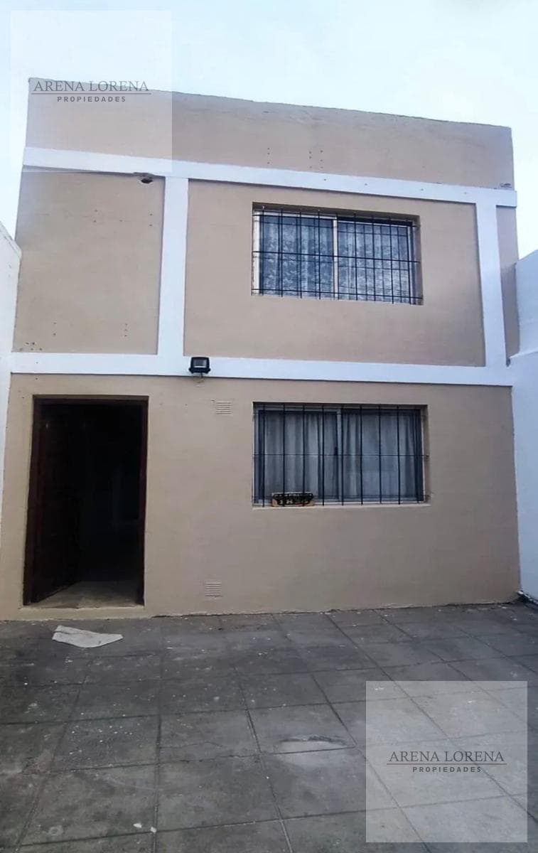 3-Room Duplex for Rent in Ituzaingó Norte