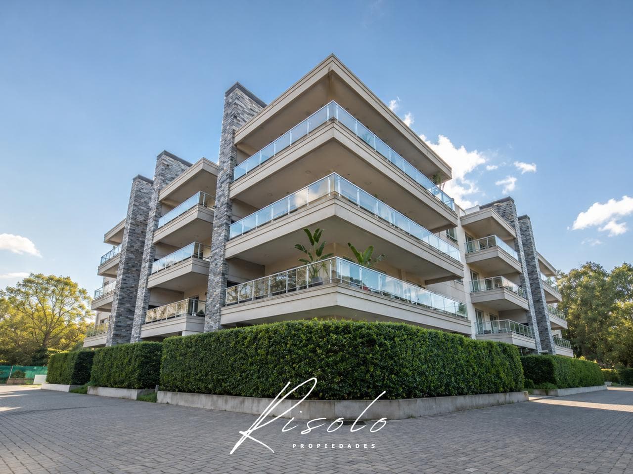 Excellent 3-Room Apartment in La Magdalena - 126 m², Balcony with Grill and Amenities