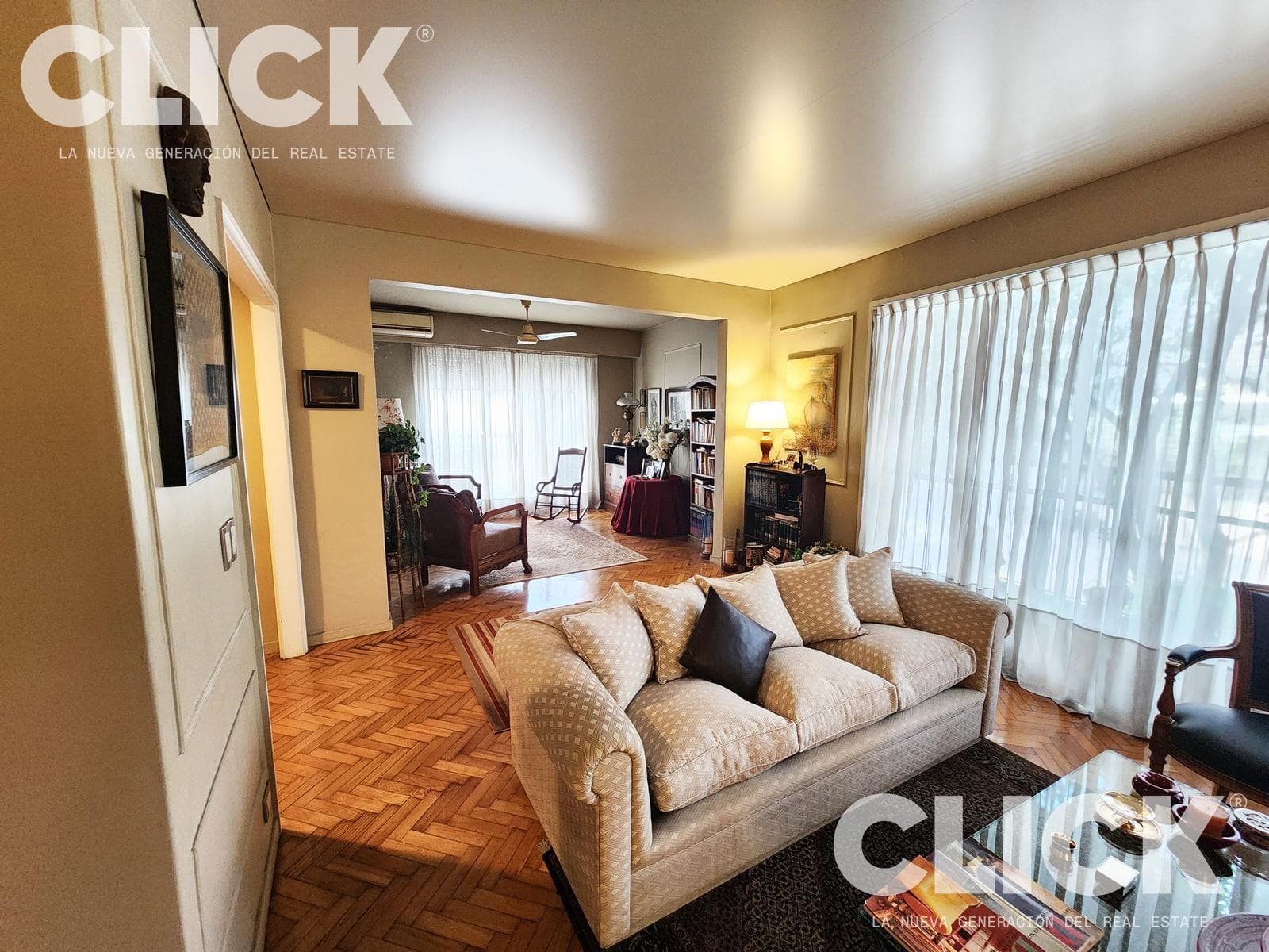 For Sale - 4-room apartment with 3 balconies and a separate room - Recoleta