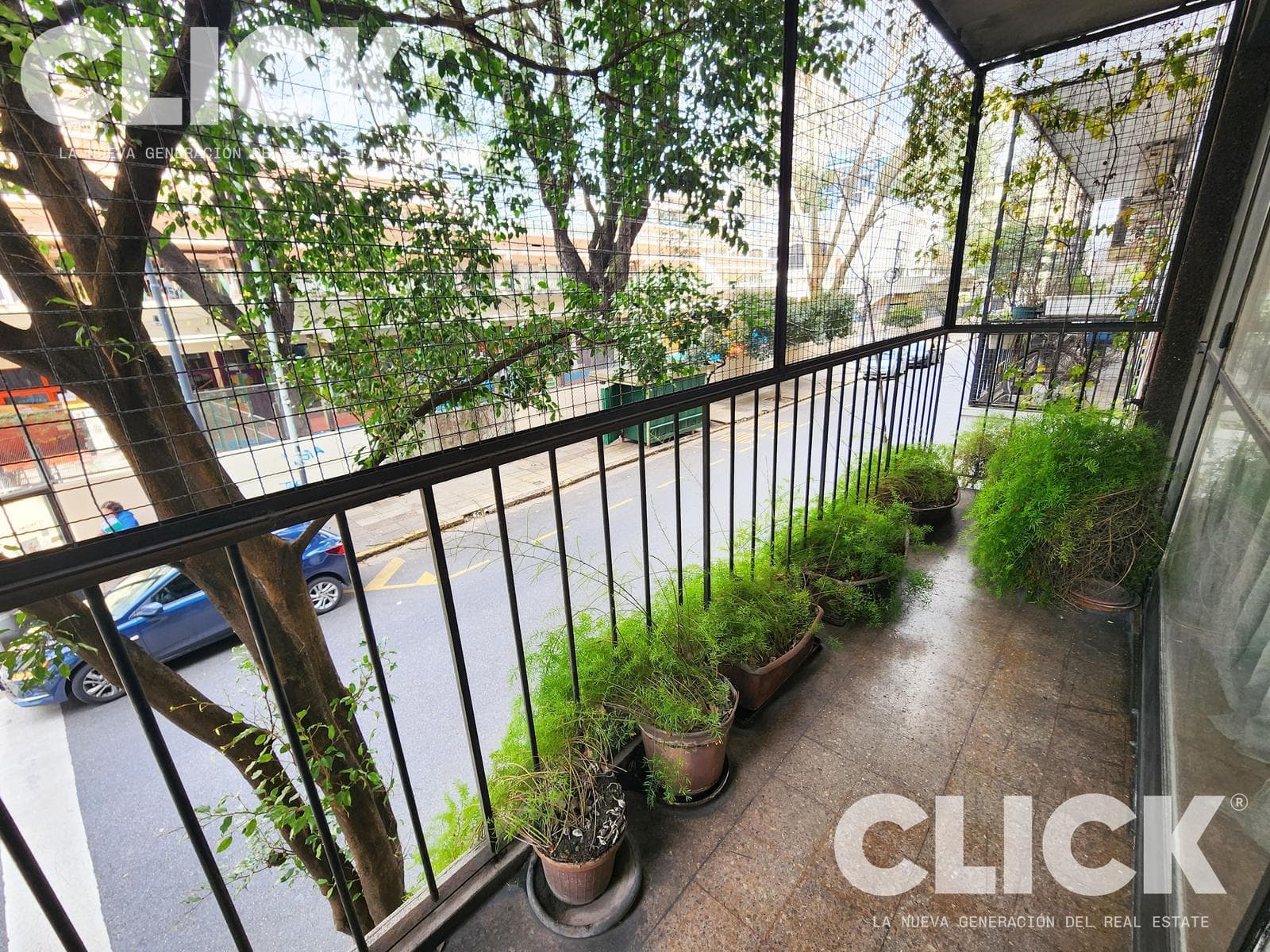 For Sale - 4-room apartment with 3 balconies and a separate room - Recoleta