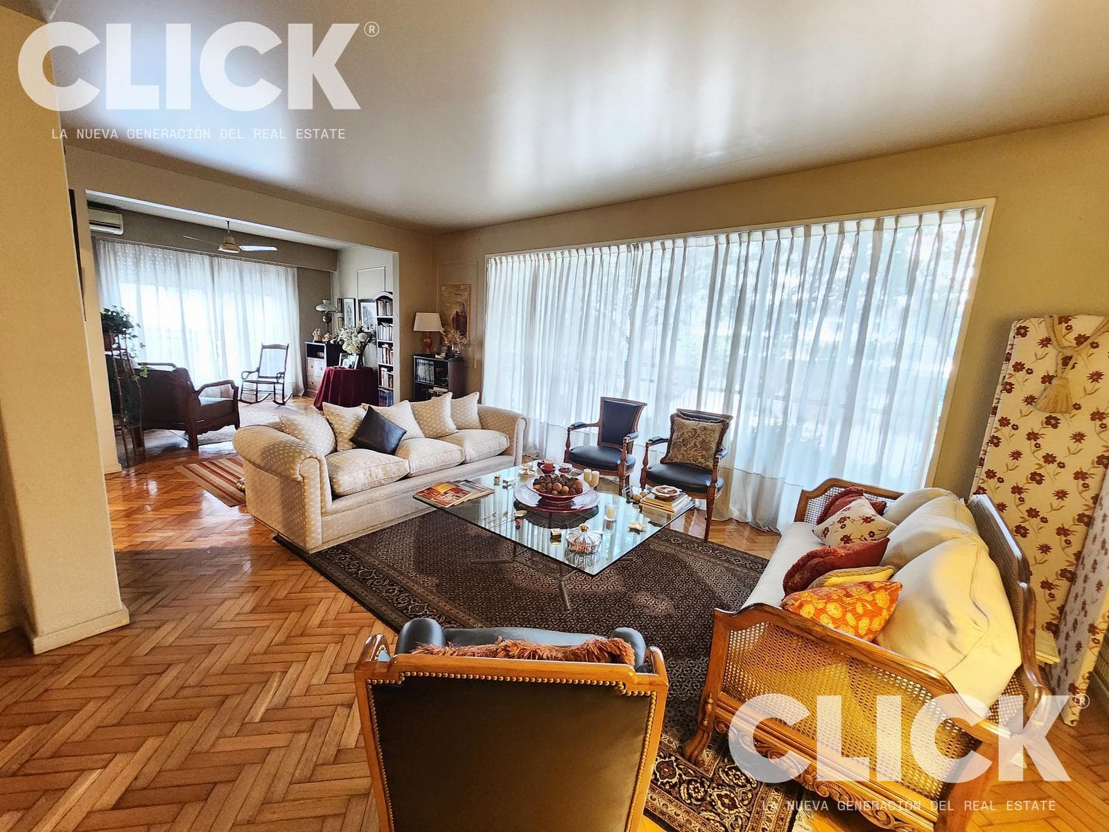 For Sale - 4-room apartment with 3 balconies and a separate room - Recoleta