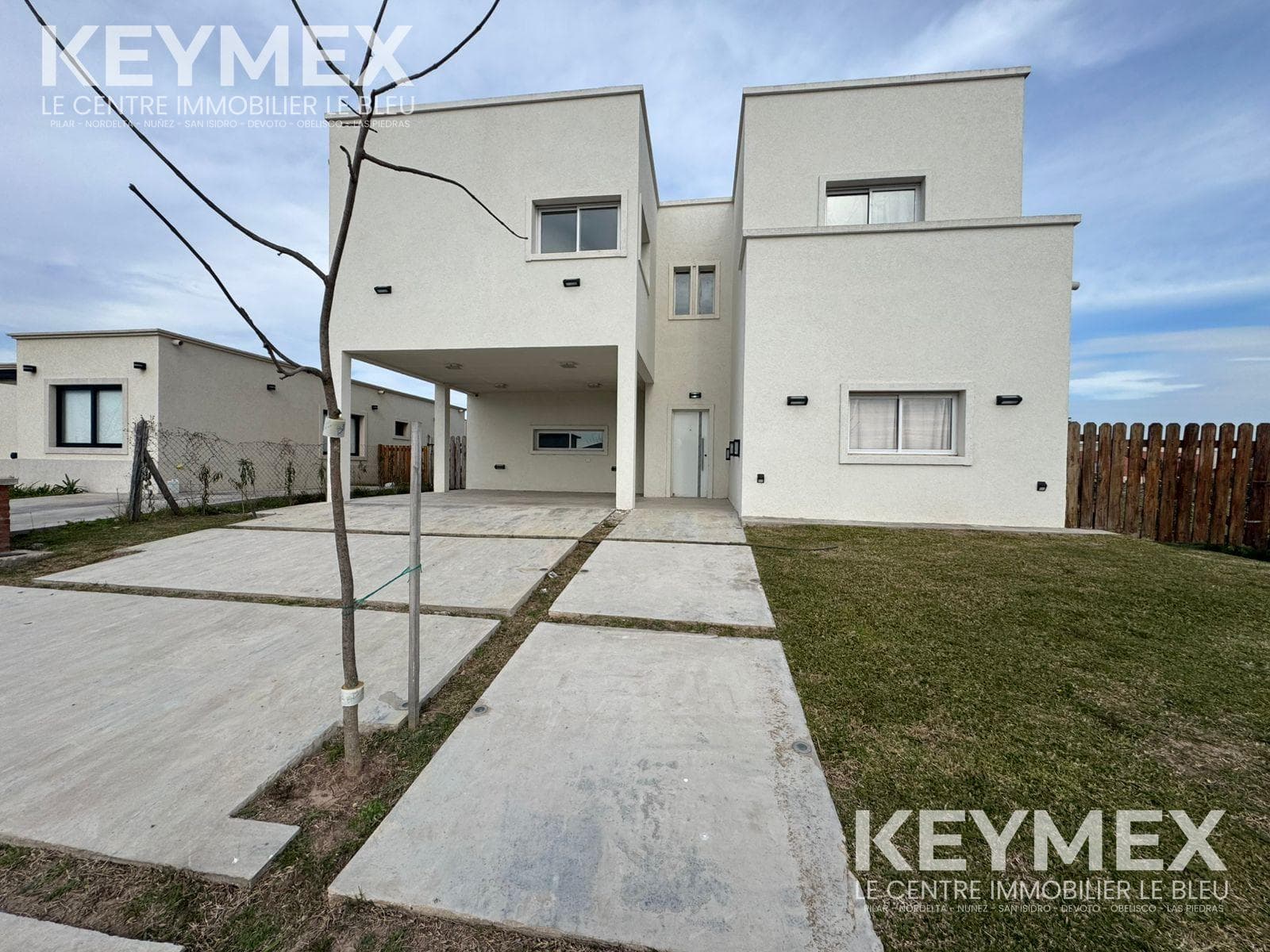 6-Room House for Sale in Santa Lucia, Pilar del Este