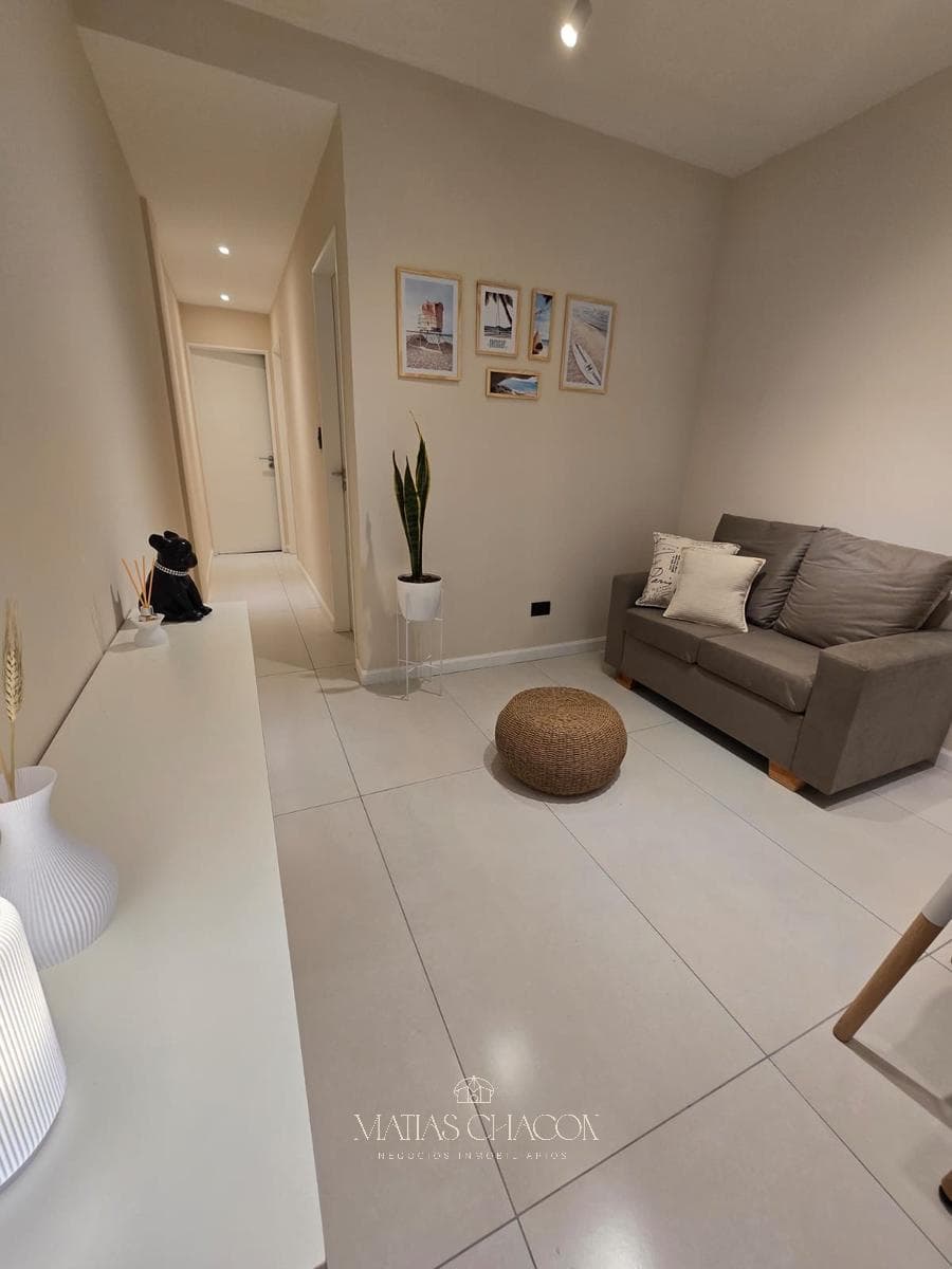 3-room apartment in the downtown area, completely renovated to look brand new