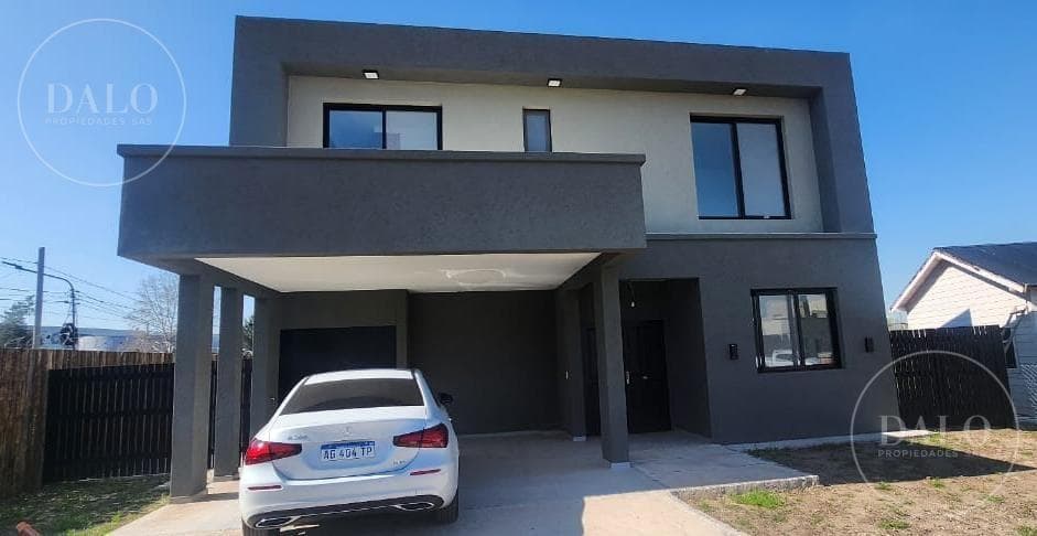 Beautiful Brand-New House — 5 Rooms in Santa Ana