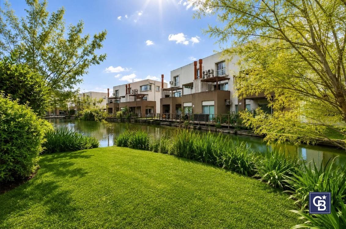 4-Room Duplex for Sale with Garden and Lake View in Nordelta