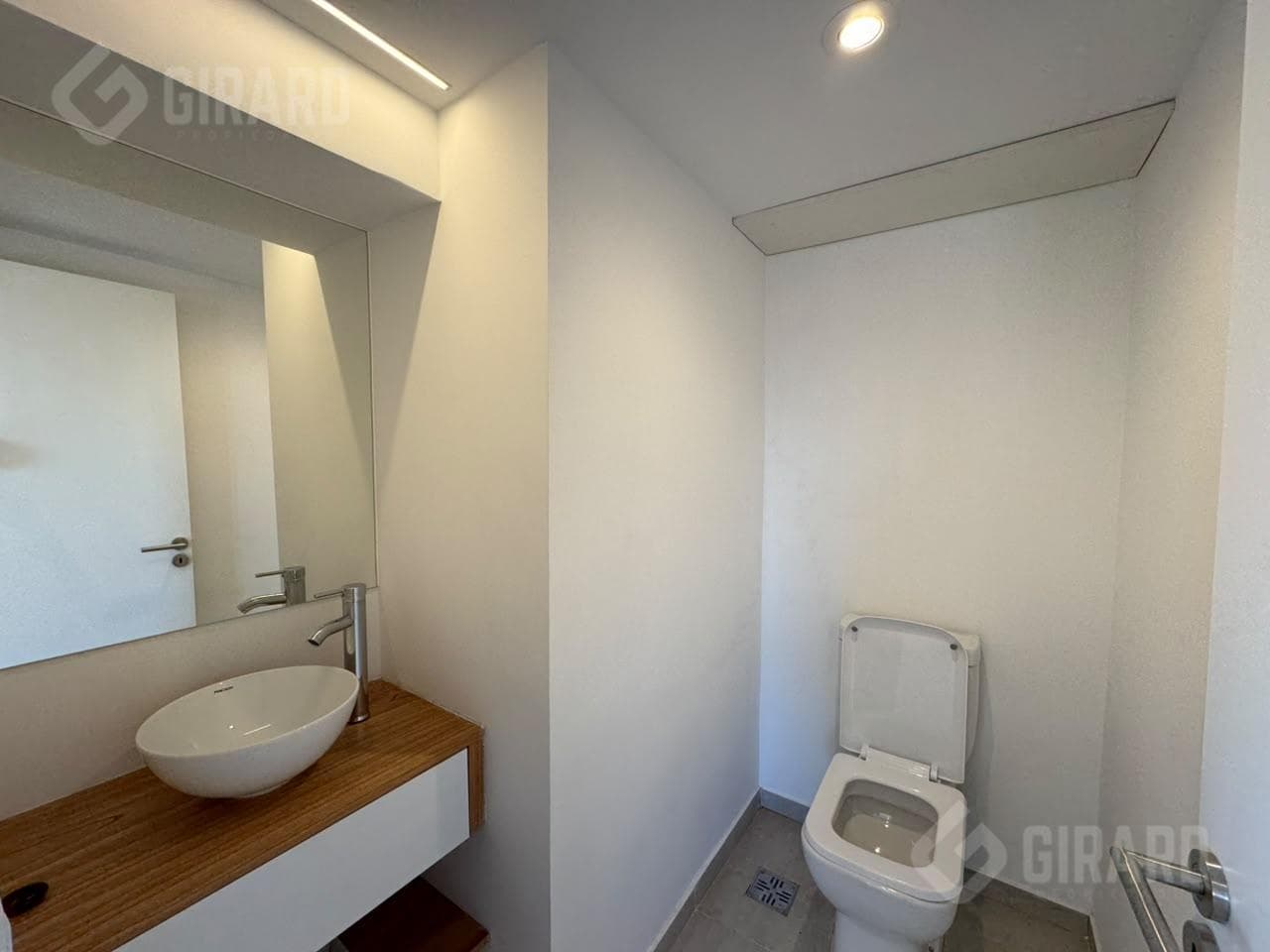3-room apartment for sale in the downtown area
