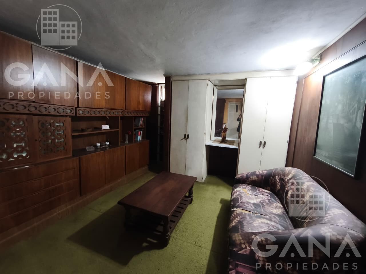 Apartment for Sale with a Balcony and Terrace Just a Few Meters from the Monument