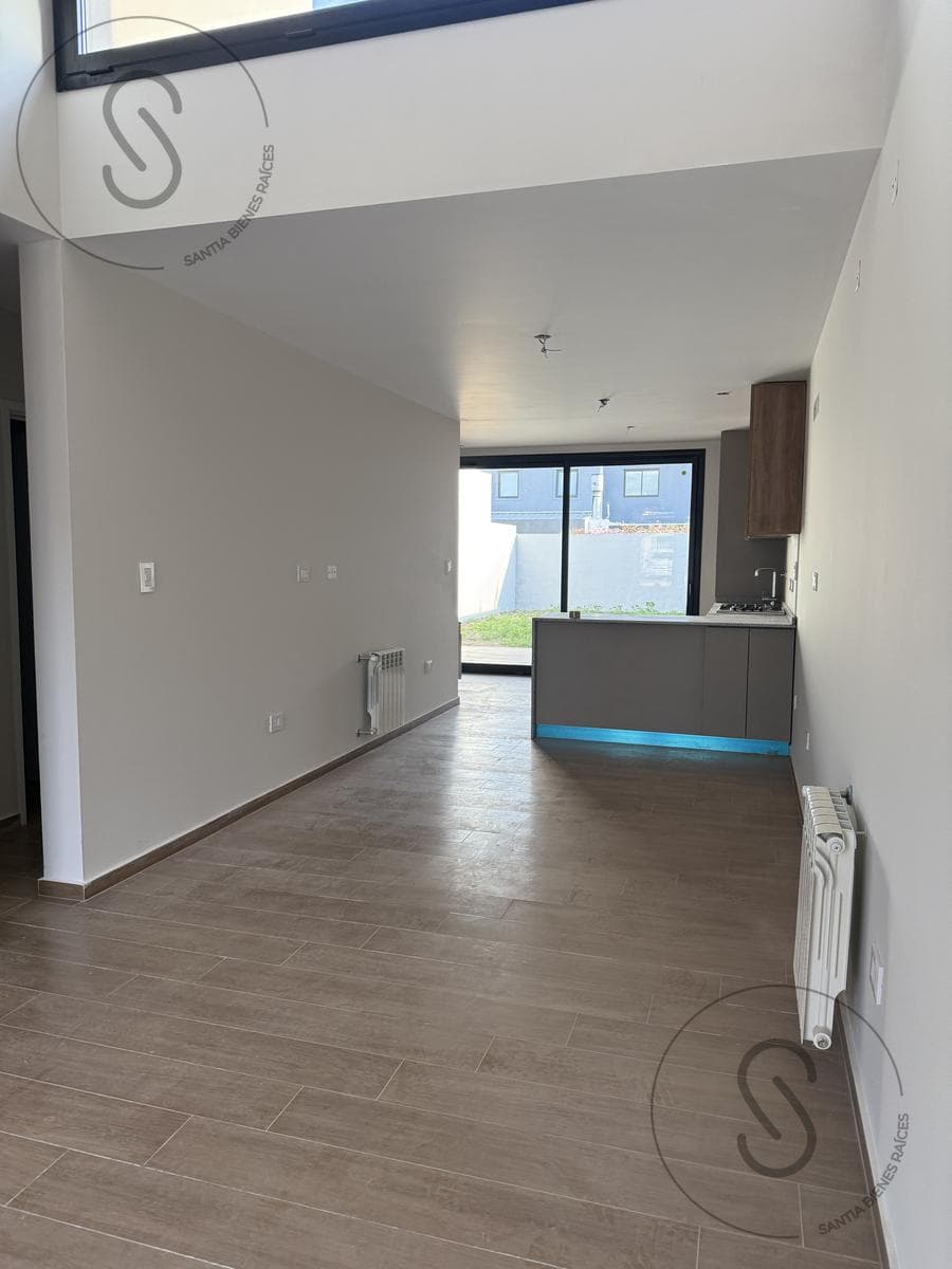 2-bedroom house for sale in Docta! Unbeatable location!