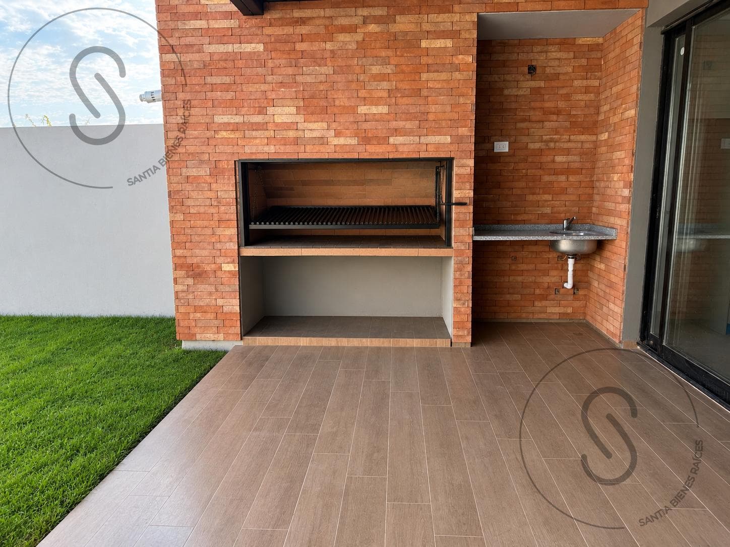 2-bedroom house for sale in Docta! Unbeatable location!