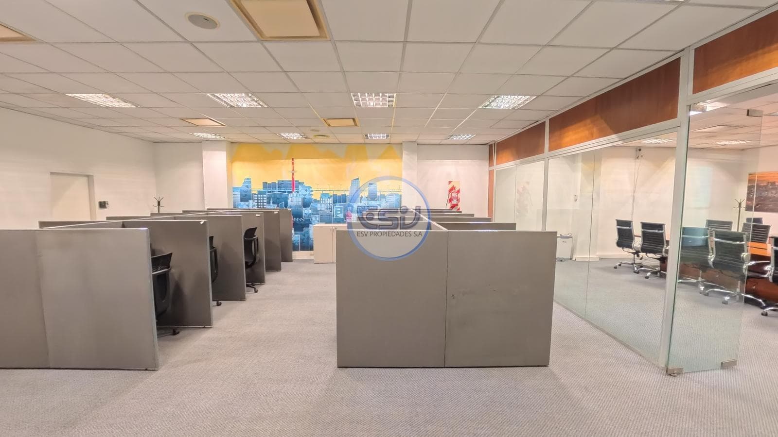 Office for sale: Entire 200-square-meter floor