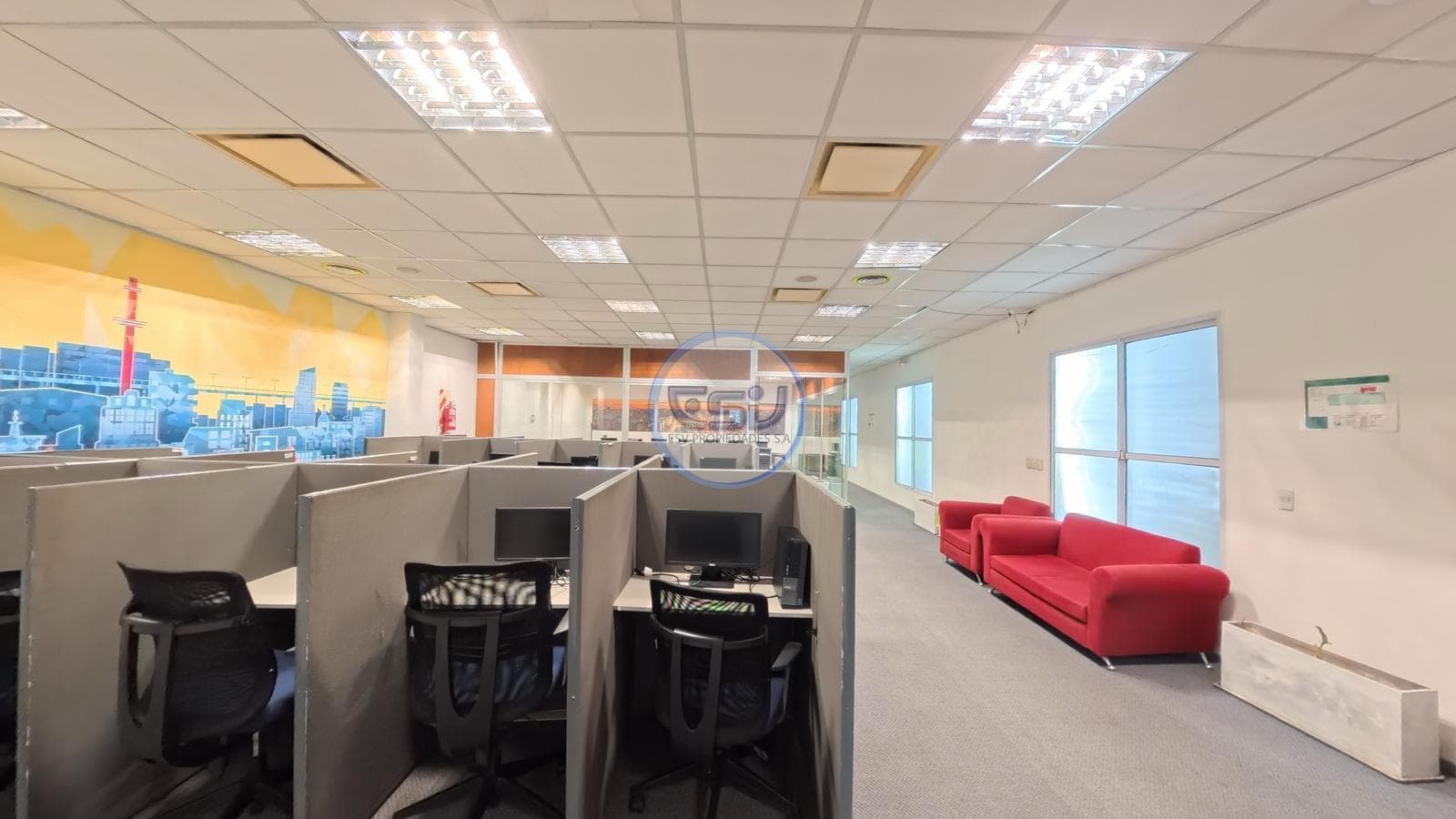 Office for sale: Entire 200-square-meter floor