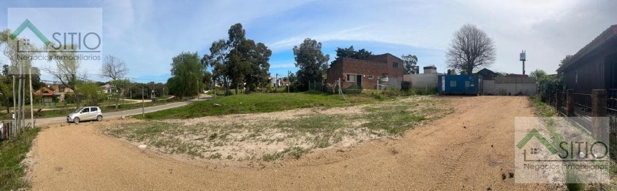 PROPERTY FOR SALE: LAND IN SOUTH ATLANTIDA, BEHIND THE INGLESA STORE
