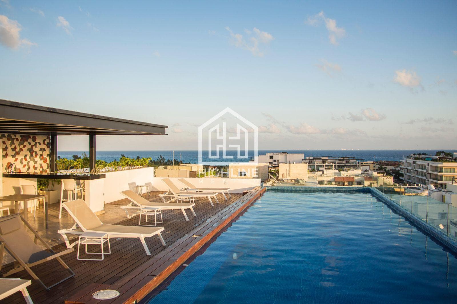 STUDIO FOR SALE IN PLAYA DEL CARMEN—FURNISHED AND FULLY EQUIPPED, WITH A JACUZZI, 2 BLOCKS FROM THE BEACH