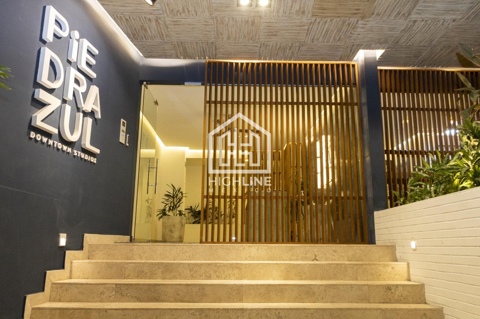 STUDIO FOR SALE IN PLAYA DEL CARMEN—FURNISHED AND FULLY EQUIPPED, WITH A JACUZZI, 2 BLOCKS FROM THE BEACH