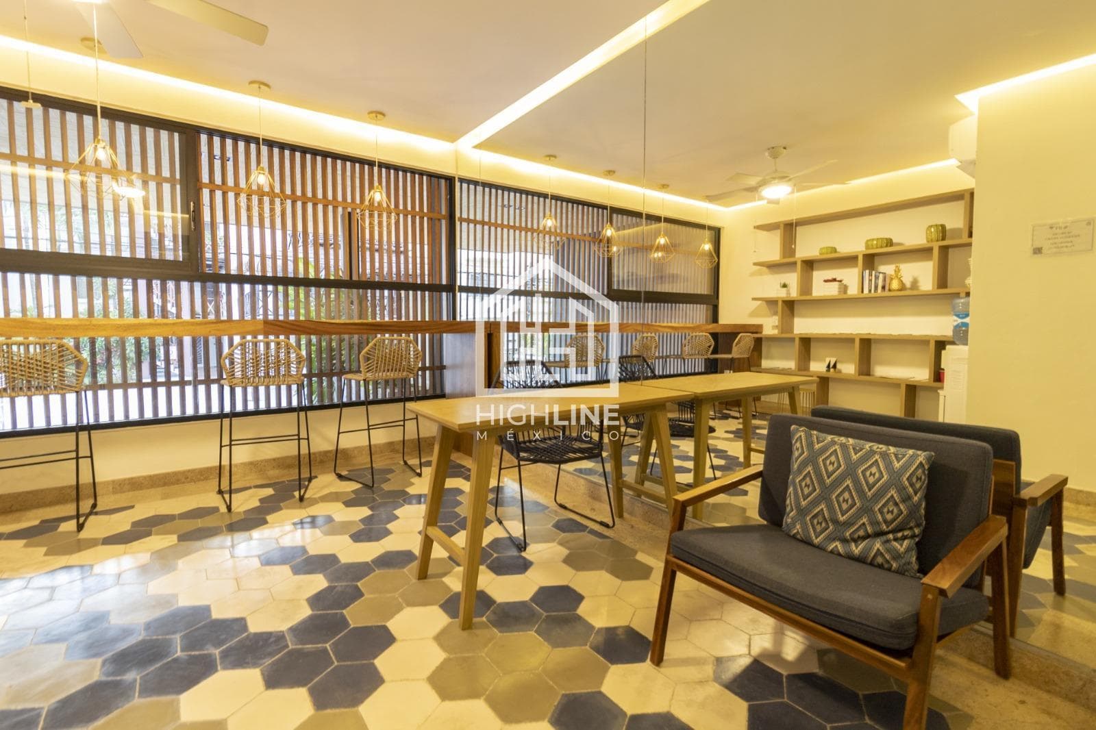 STUDIO FOR SALE IN PLAYA DEL CARMEN—FURNISHED AND FULLY EQUIPPED, WITH A JACUZZI, 2 BLOCKS FROM THE BEACH