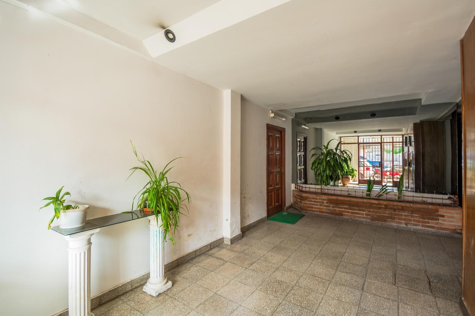 3-room corner apartment for sale in Ramos Mejía.