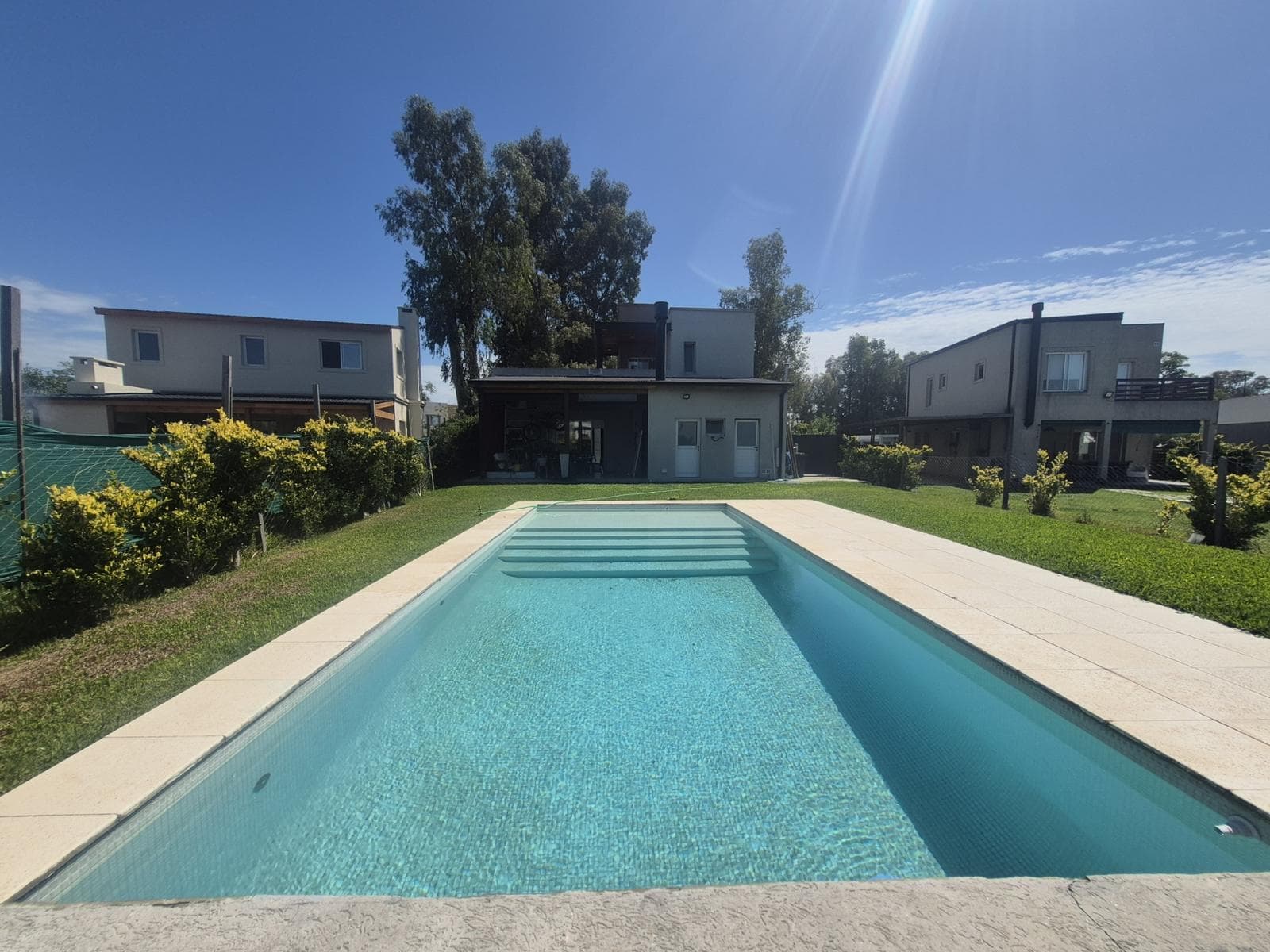 House for Sale with a Pool in Santa Elena