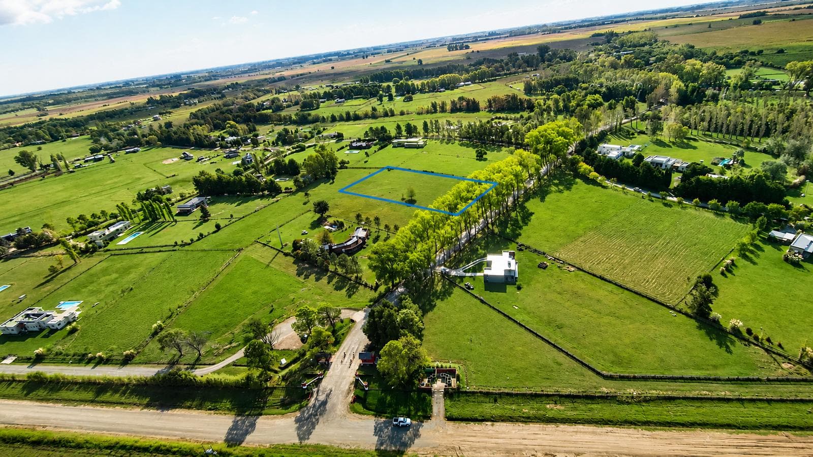 Live surrounded by nature on an exclusive 212-hectare horse ranch | 5,000 m² lot for sale