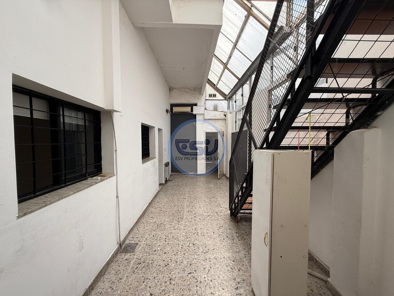 3-room penthouse for sale with no maintenance fees—needs remodeling in Villa Santa Rita, Buenos Aires