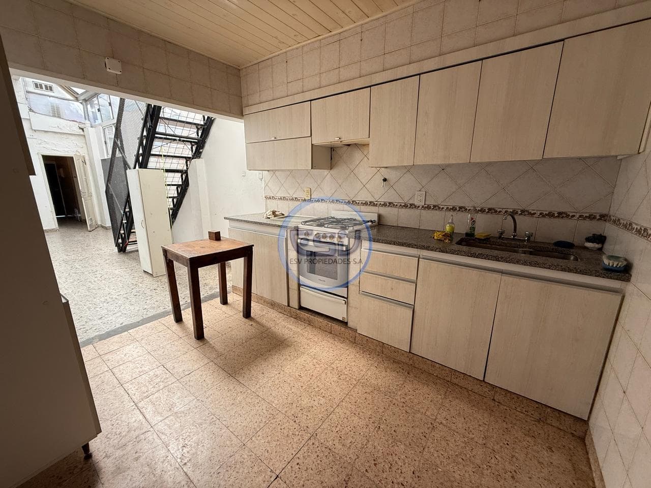 3-room penthouse for sale with no maintenance fees—needs remodeling in Villa Santa Rita, Buenos Aires