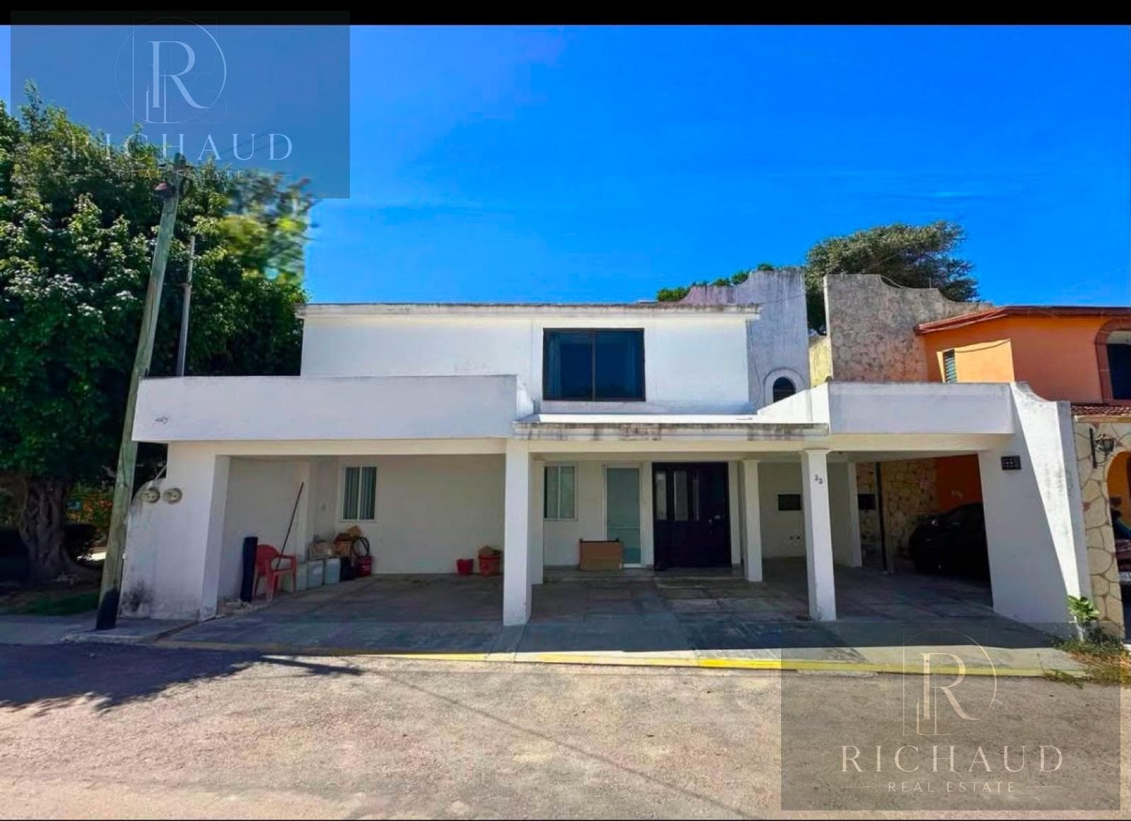 House - Guadalupe Neighborhood