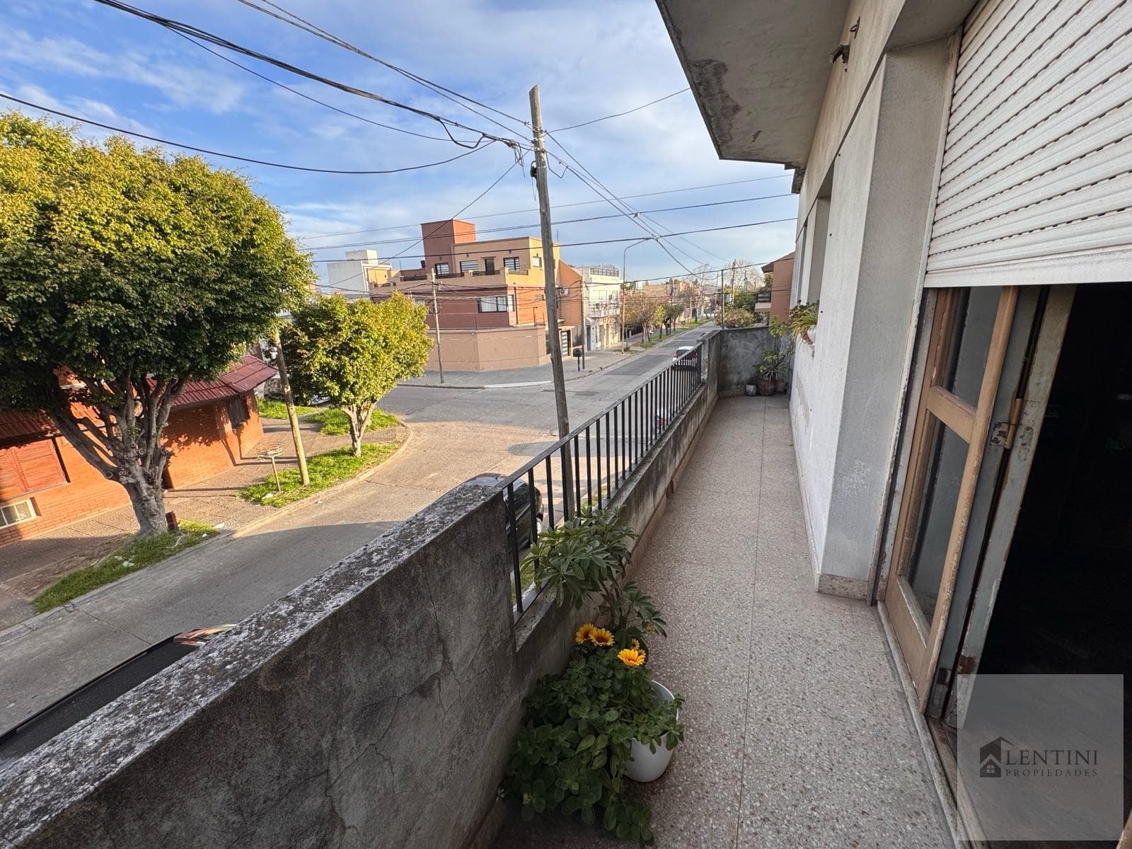 PH FOR SALE: 3-ROOM APARTMENT ON THE UPPER FLOOR PLUS A LOFT