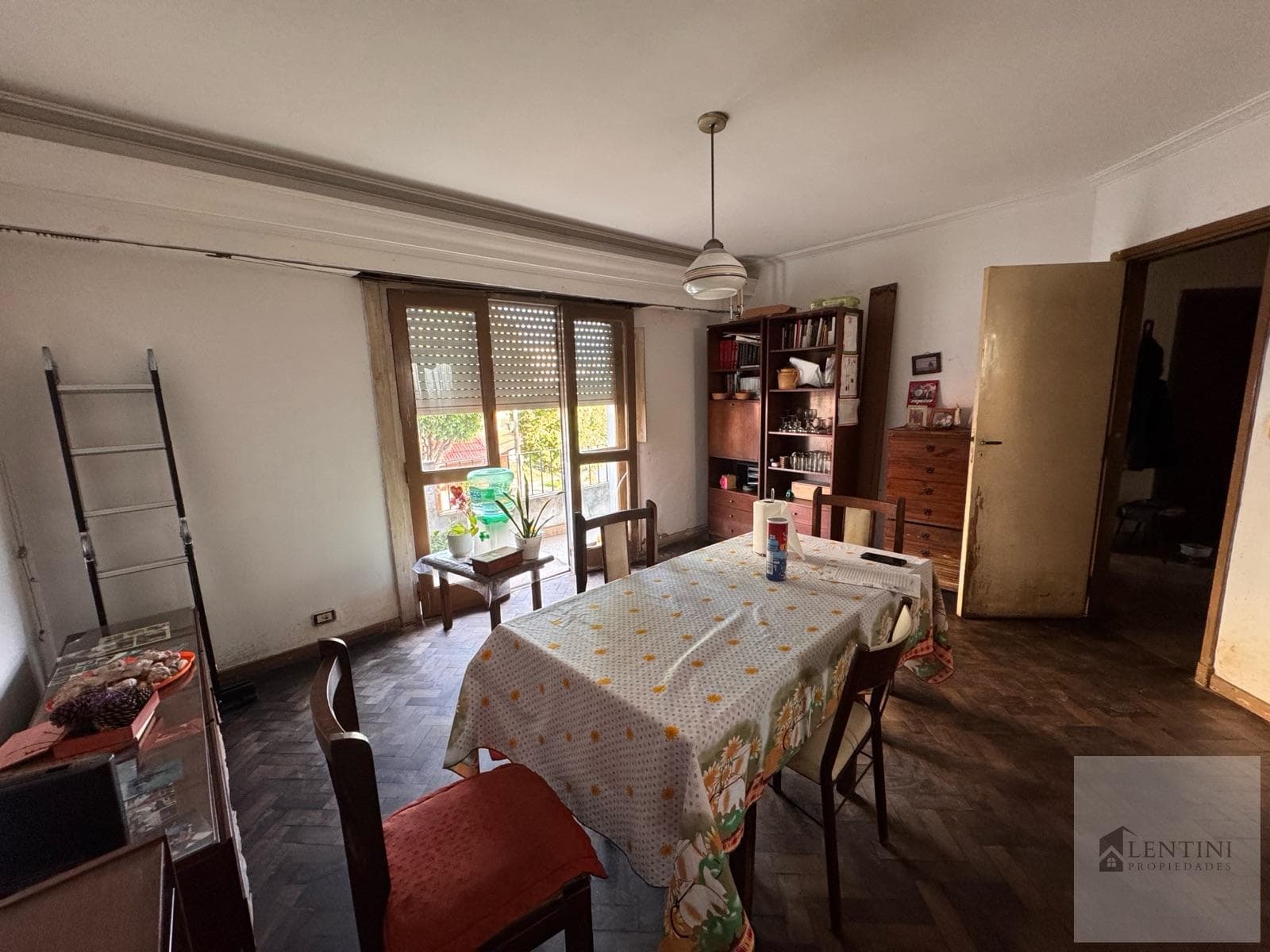 PH FOR SALE: 3-ROOM APARTMENT ON THE UPPER FLOOR PLUS A LOFT