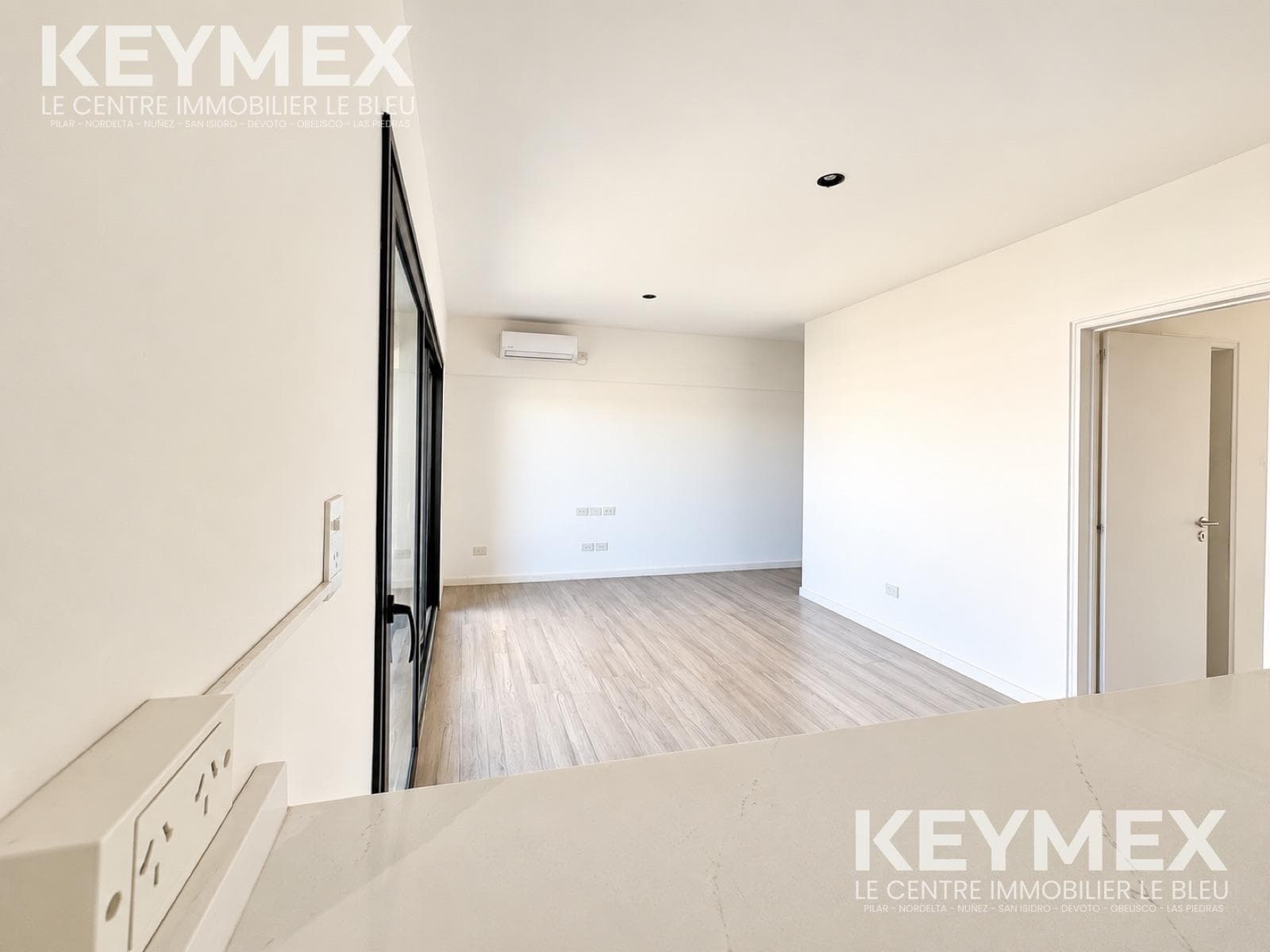 2-bedroom apartment with a balcony and private terrace