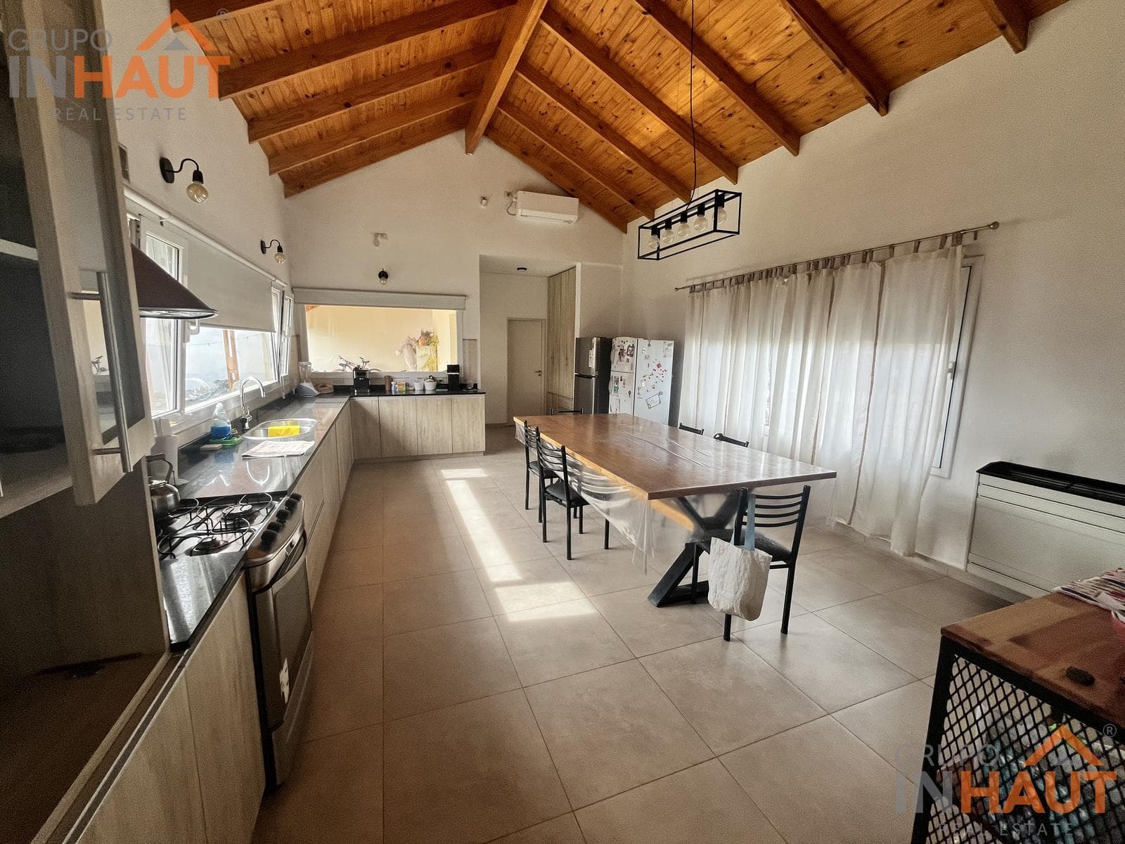 THREE-BEDROOM HOUSE FOR SALE IN FERNANDEZ ORO