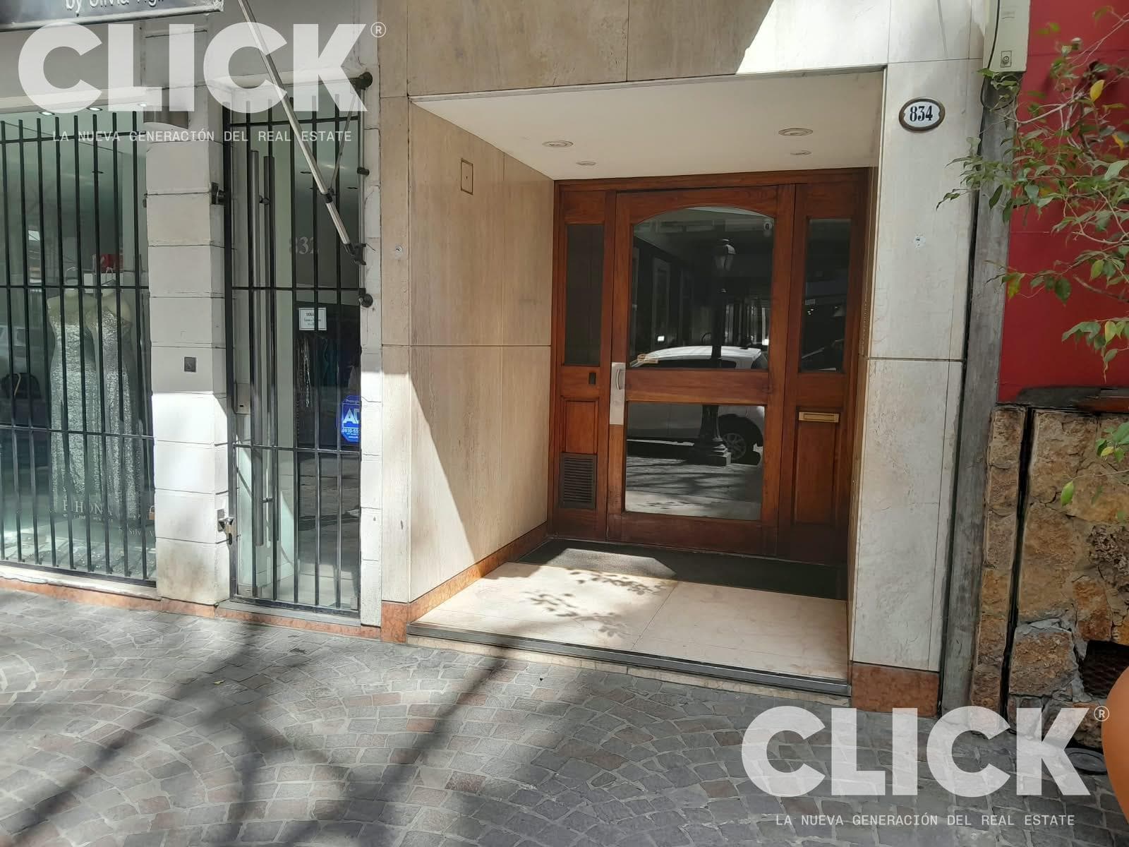 Impeccable, fully renovated studio apartment!