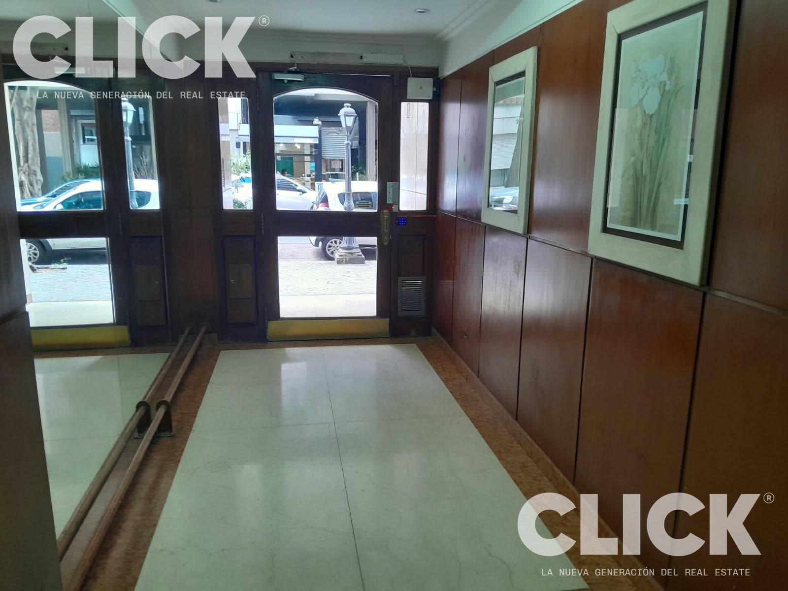 Impeccable, fully renovated studio apartment!