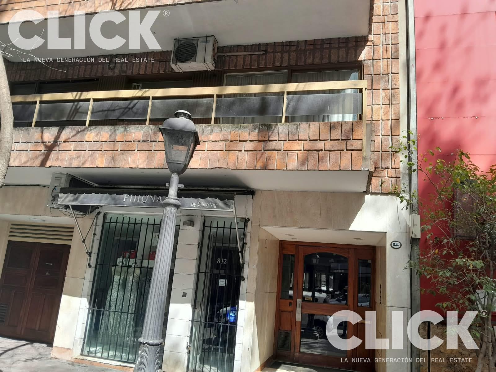 Impeccable, fully renovated studio apartment!