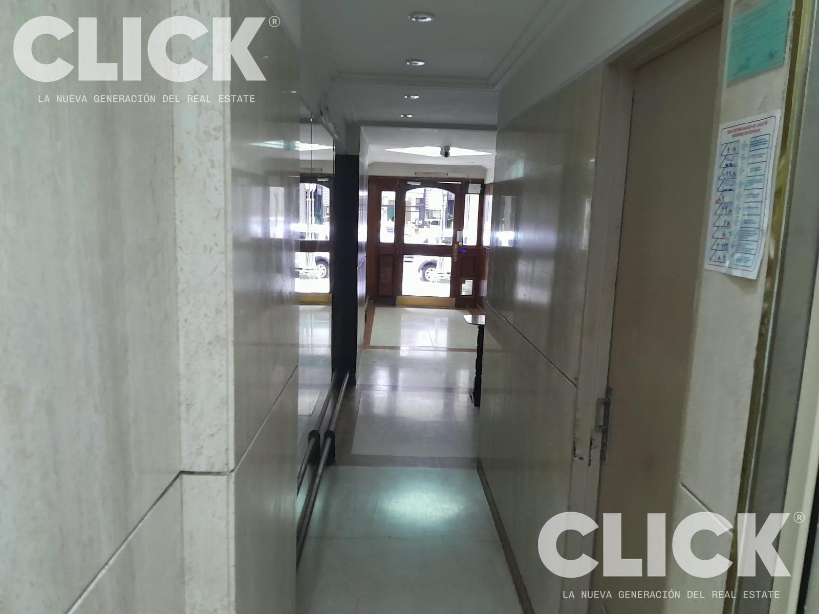 Impeccable, fully renovated studio apartment!
