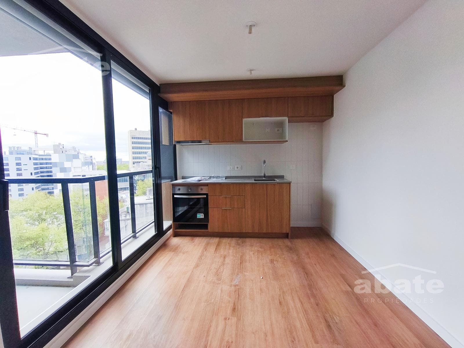 Alquiler Monoambiente piso alto en Cordón, Montevideo