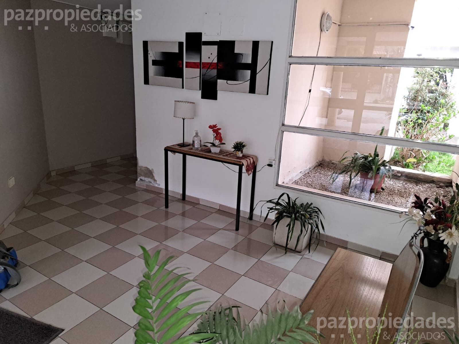 Apartment for Rent: 1-Bedroom, Dor. Near Downtown West