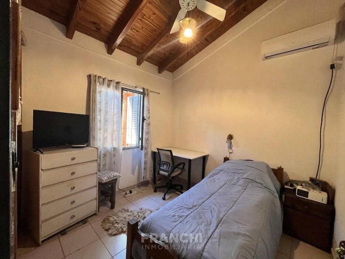 House for Sale in the 21 de Julio neighborhood, Carrodilla