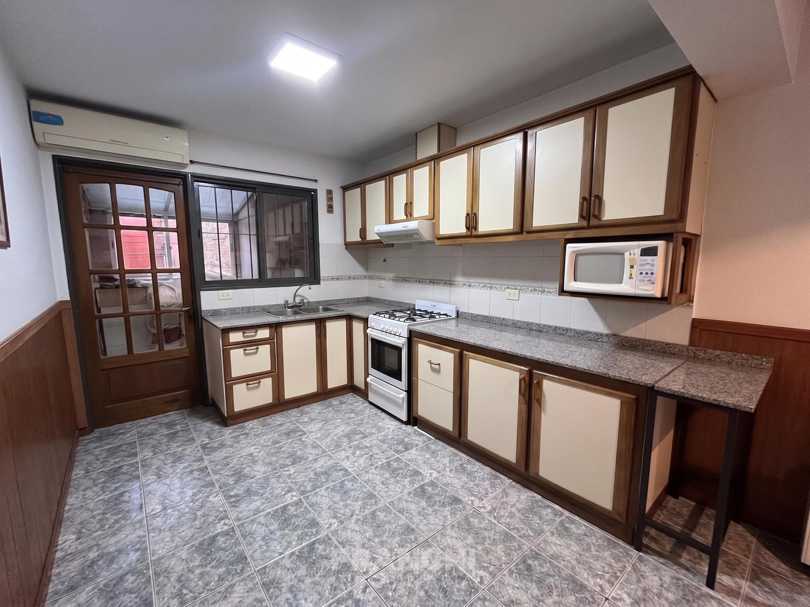 House for Sale in the 21 de Julio neighborhood, Carrodilla