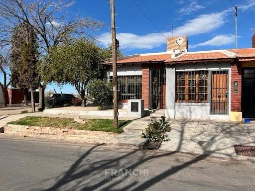 House for Sale in the 21 de Julio neighborhood, Carrodilla