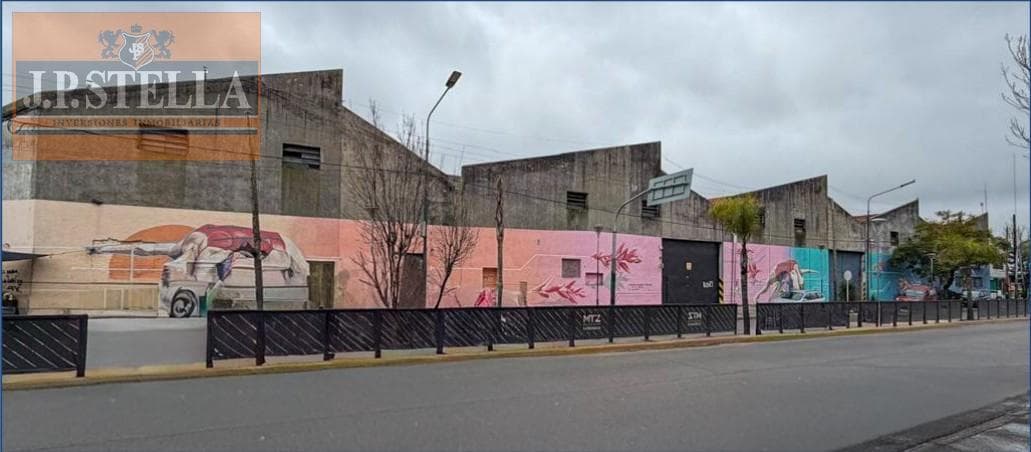 Galpón Comercial 5.394 m² con frente s/ Avenida y salida a 3 calles - Lomas Del Mirador