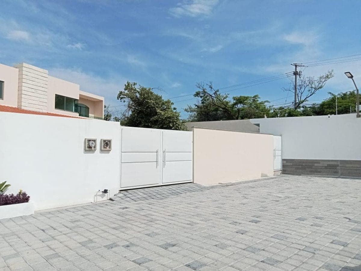 CUERNAVACA: $1,650,000 DOWN PAYMENT, APPROX. $75,000 MONTHLY PAYMENT—WE'LL HELP YOU SECURE YOUR LOAN FOR THIS BEAUTIFUL NEW HOME