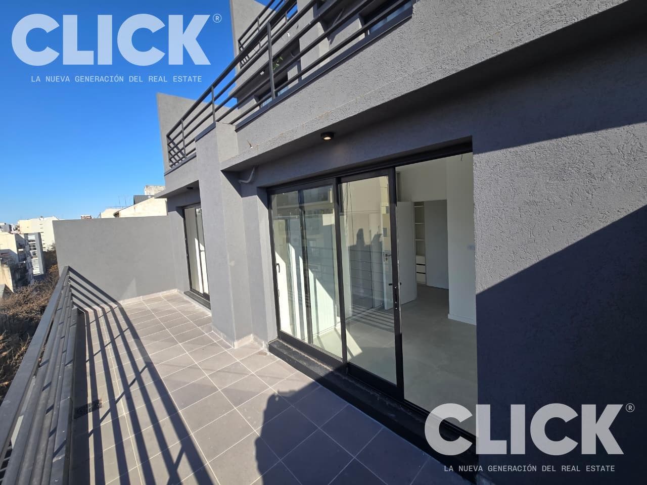 For Sale - 2-room apartment with a front-facing balcony - Bright - Almagro