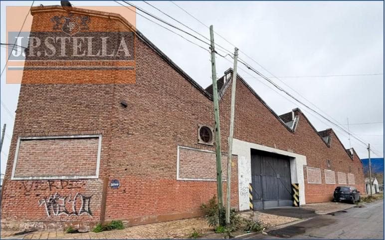 Galpón Comercial 6.140 m² con frente a 4 calles - Lomas Del Mirador
