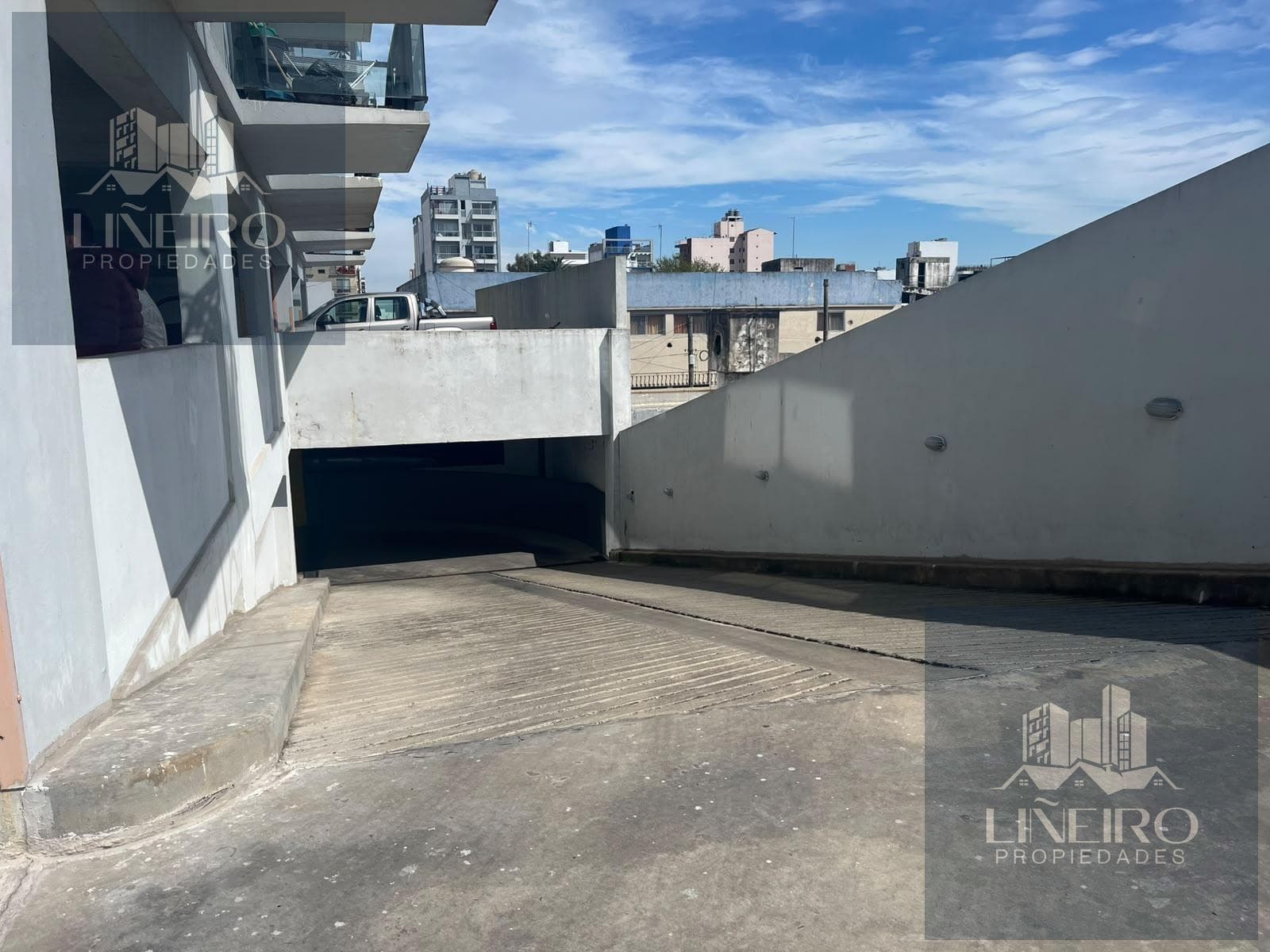 Cochera privada descubierta en VENTA