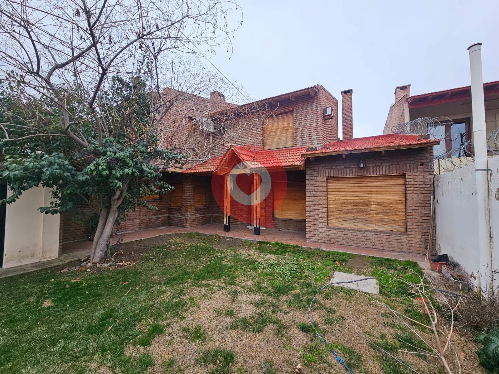 3-Bedroom House with Barbecue Area and Pool - Cipolletti