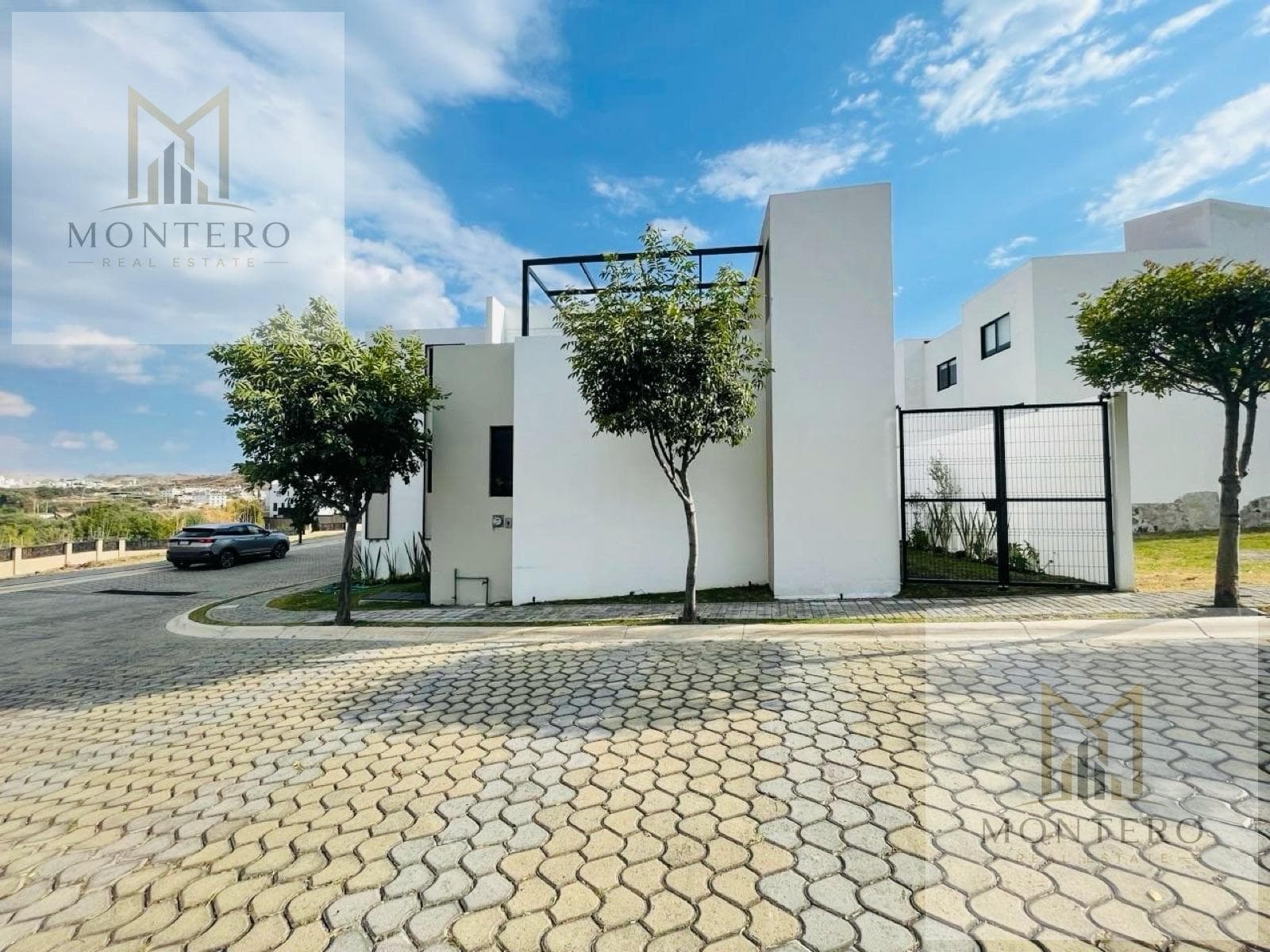House - Lomas de Angelópolis Subdivision